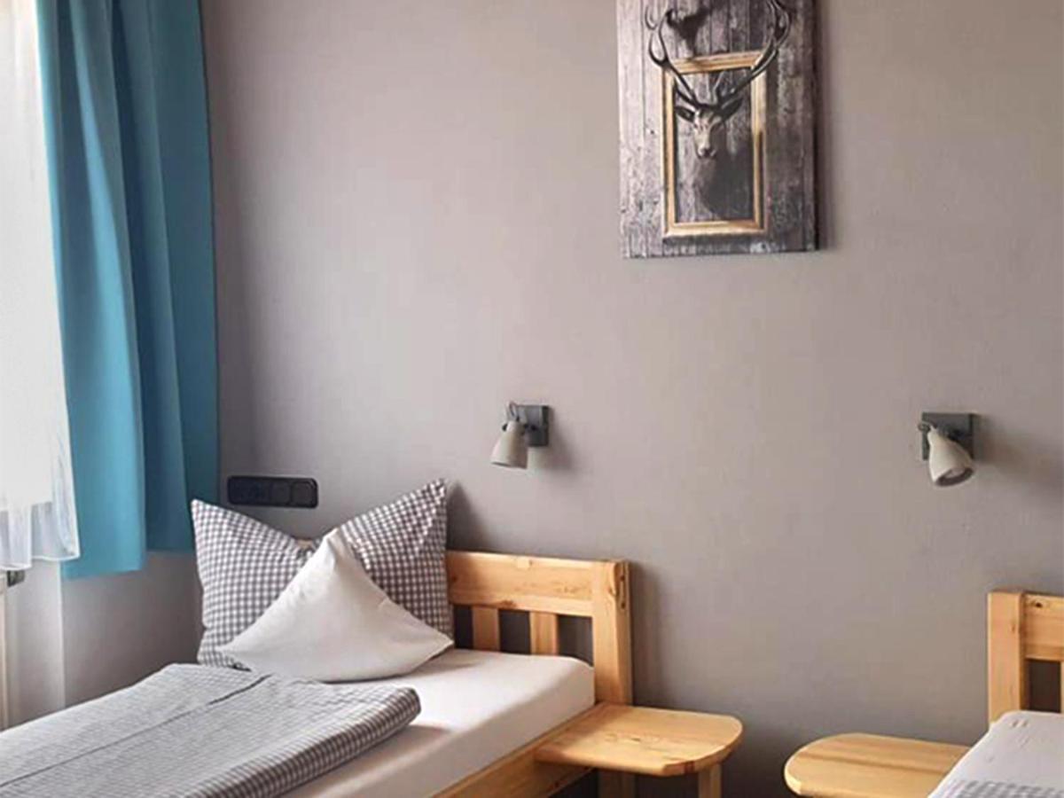 Pension Zum Krug, Messe Muenchen Hergolding 外观 照片