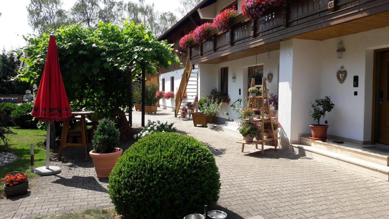 Pension Zum Krug, Messe Muenchen Hergolding 外观 照片