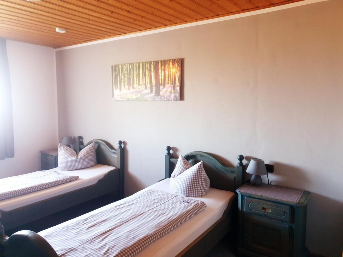Pension Zum Krug, Messe Muenchen Hergolding 外观 照片