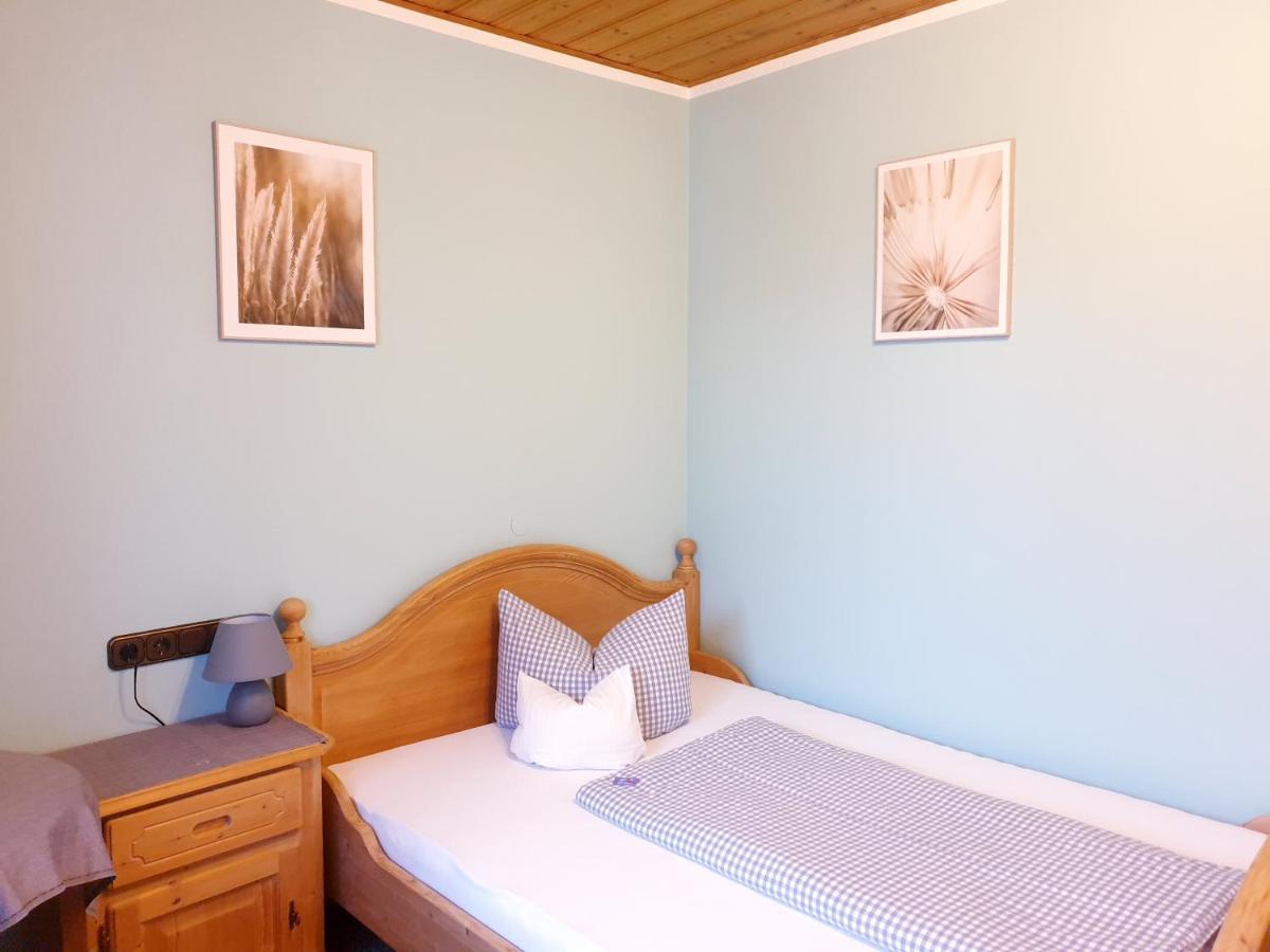 Pension Zum Krug, Messe Muenchen Hergolding 外观 照片