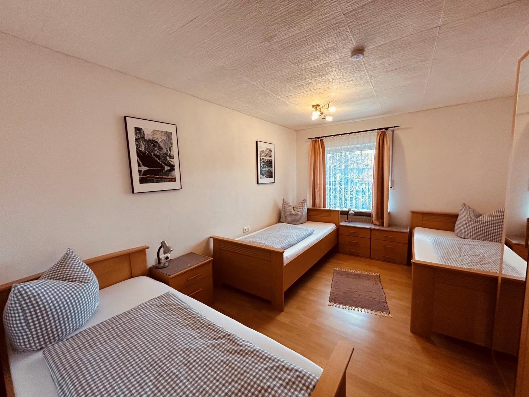 Pension Zum Krug, Messe Muenchen Hergolding 客房 照片